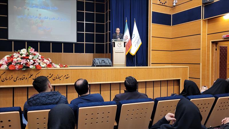 بازدید گروهی از فعالان جهادی استان گلستان از دستاوردهای پارک علم و فناوری خراسان