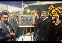 رئیس اتحادیه طلا، جواهر ونقره مشهد در بازدید از پاویون شرکت درین نگار گیتی گفت: تلفیق طلا و هنر صنایع دستی و هنرهای سنتی تداوم هنر 7 هزار ساله ایرانیان است.